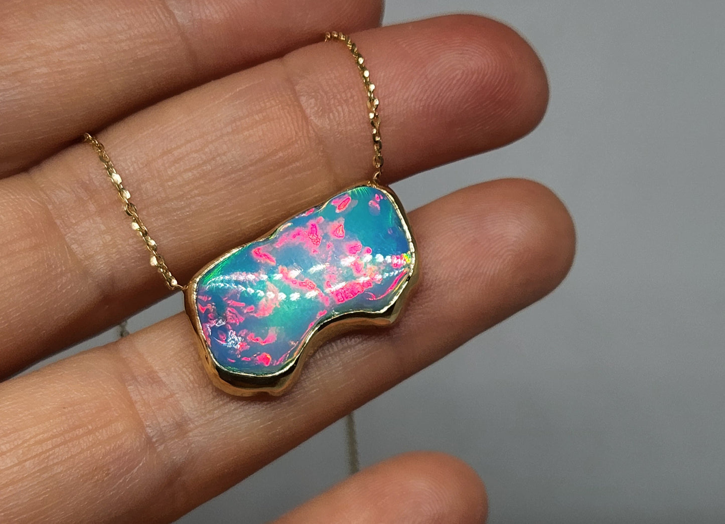 Carved Opal Pendant 14k Gold Split Chain #412