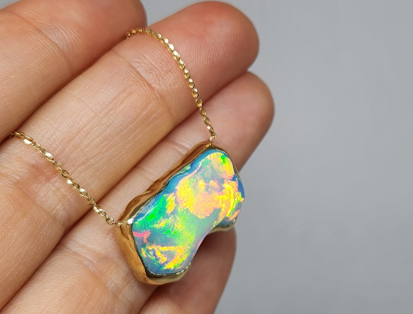 Carved Opal Pendant 14k Gold Split Chain #412