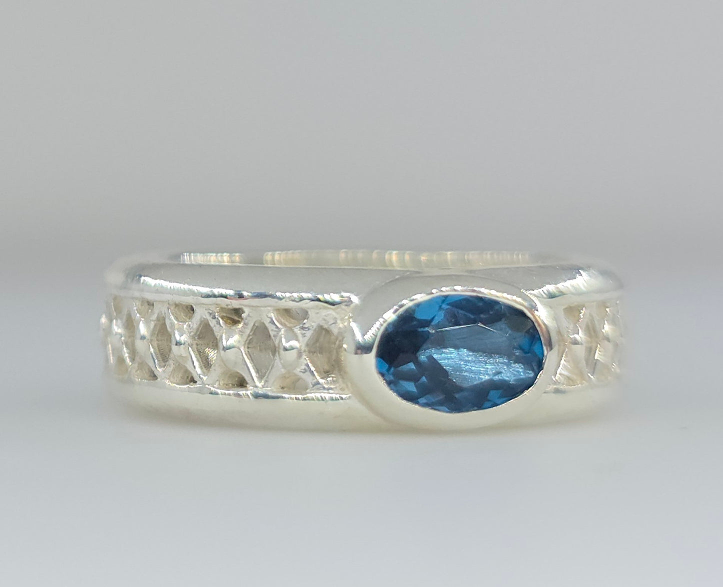 Sterling Silver Blue Topaz Gemstone Ring Band #615