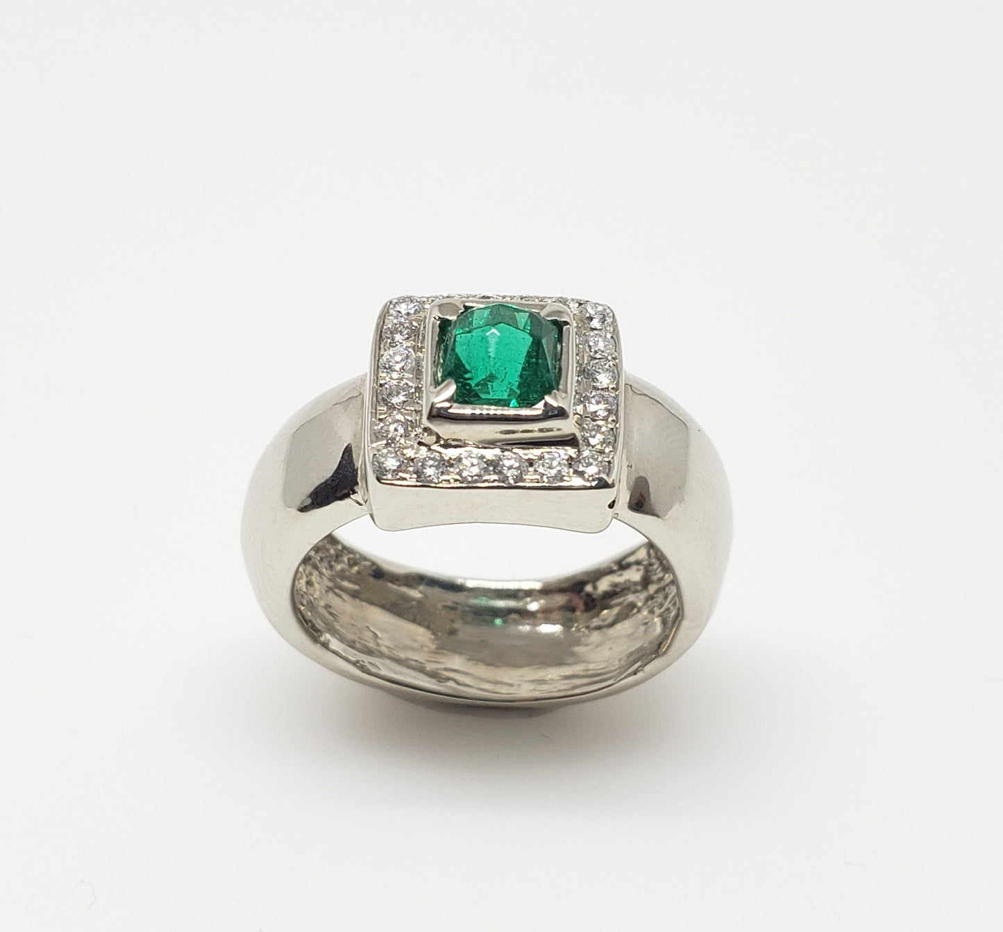 White Gold Emerald Ring