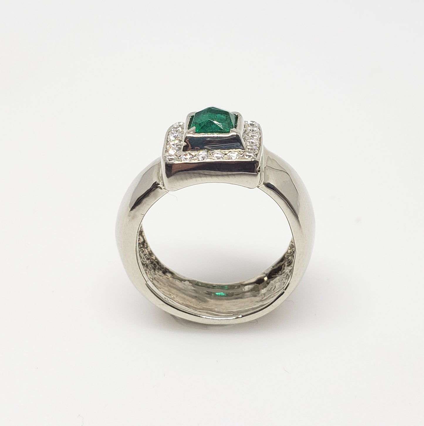 Emerald & Diamond Ring 14 White Gold - Size 7