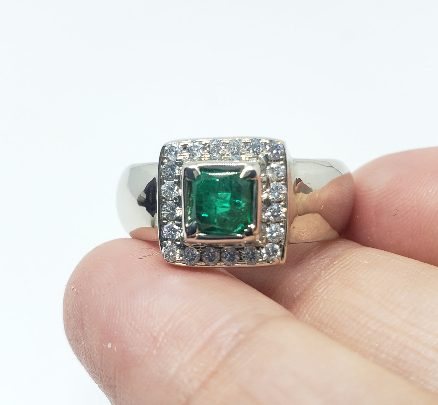 Emerald & Diamond Ring 14 White Gold - Size 7