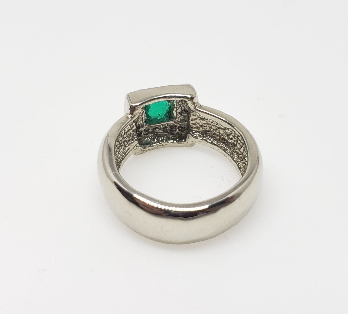 Emerald & Diamond Ring 14 White Gold - Size 7