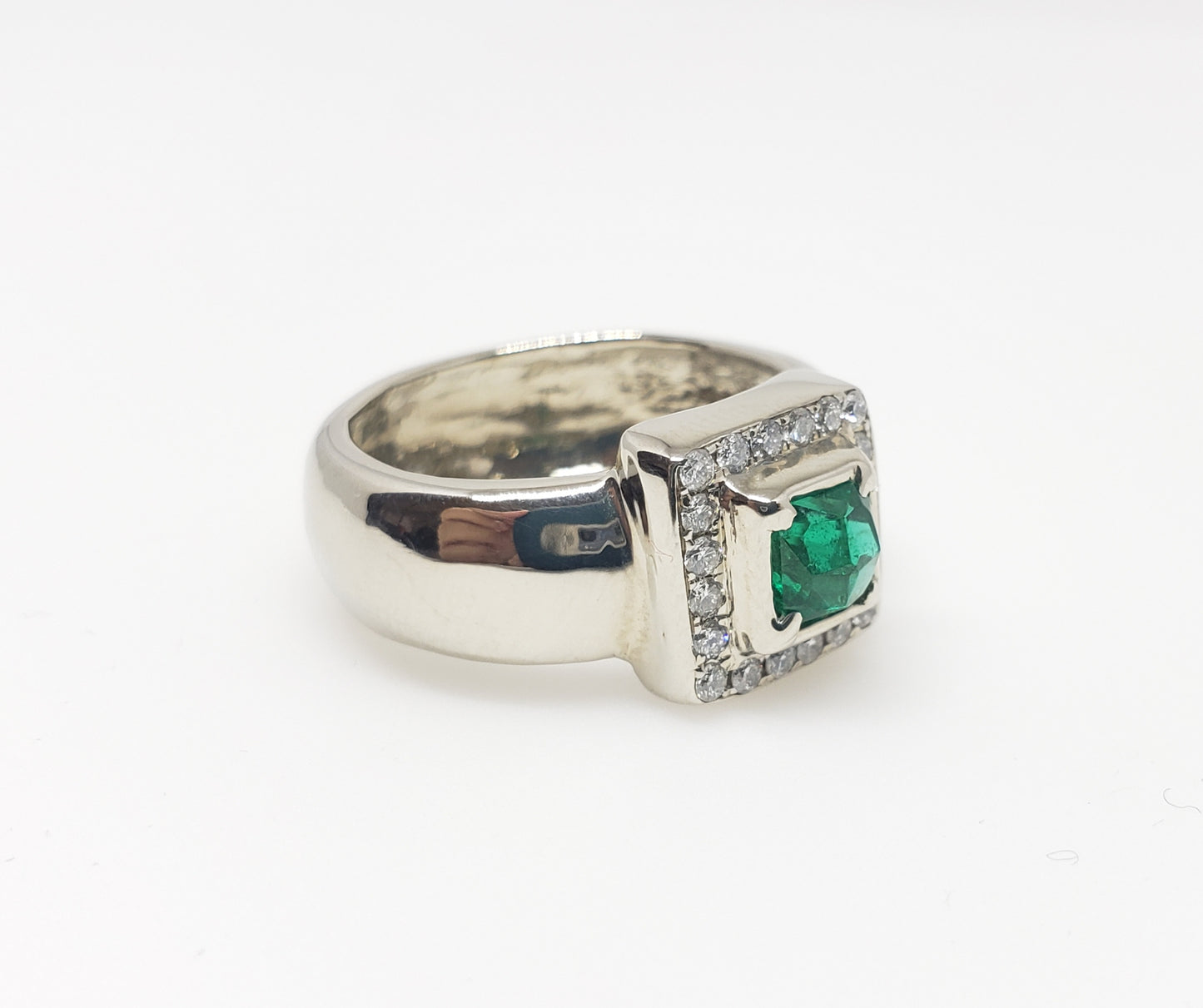 Emerald & Diamond Ring 14 White Gold - Size 7