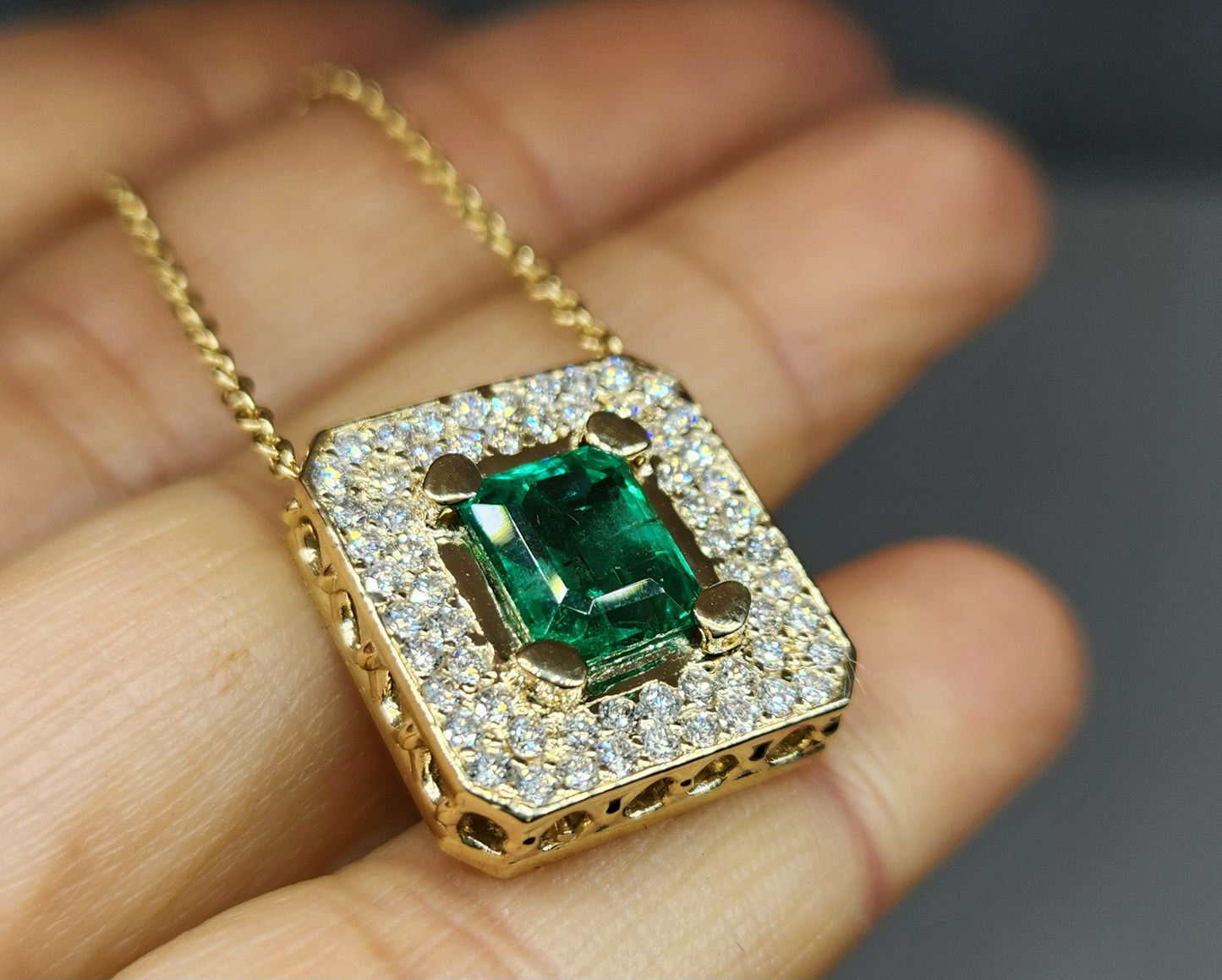 Emerald & Diamond Pendant - 14k Gold #371