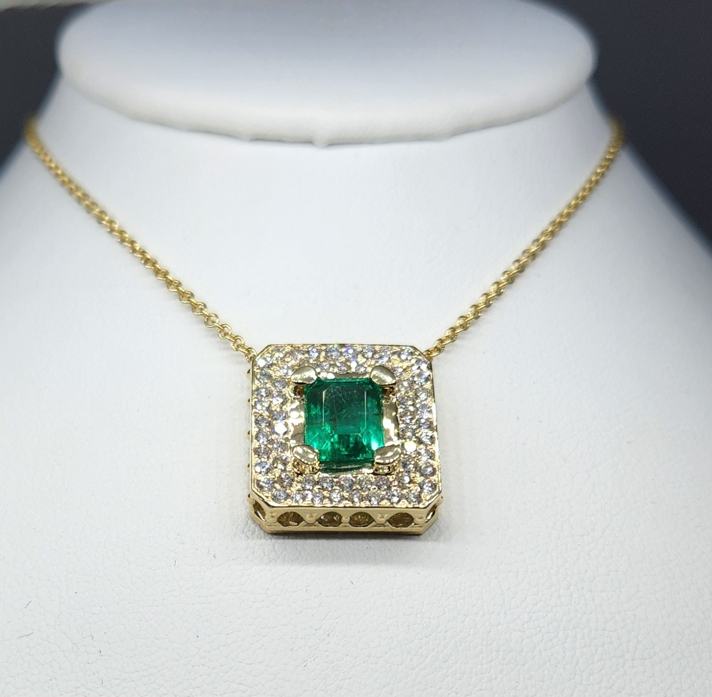 Emerald & Diamond Pendant - 14k Gold #371