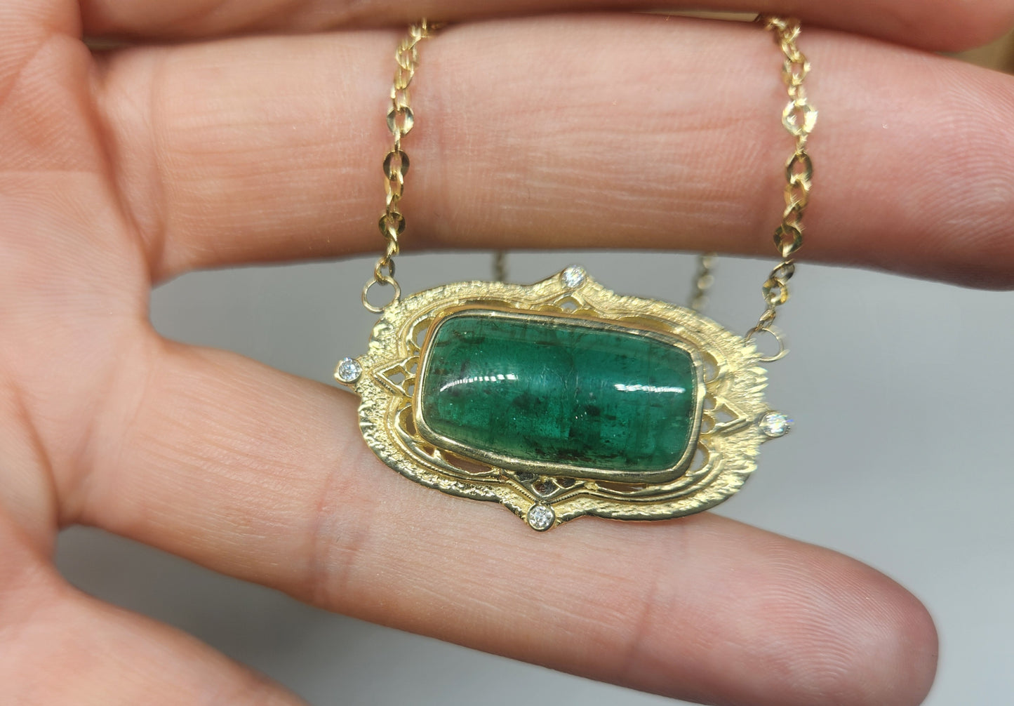 Natural Emerald Pendant - 14k Gold  Split Chain #595