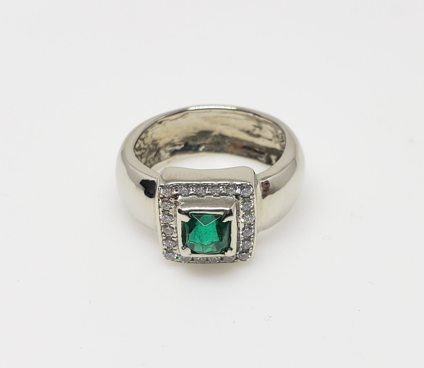 Emerald & Diamond Ring 14 White Gold -  Size 7