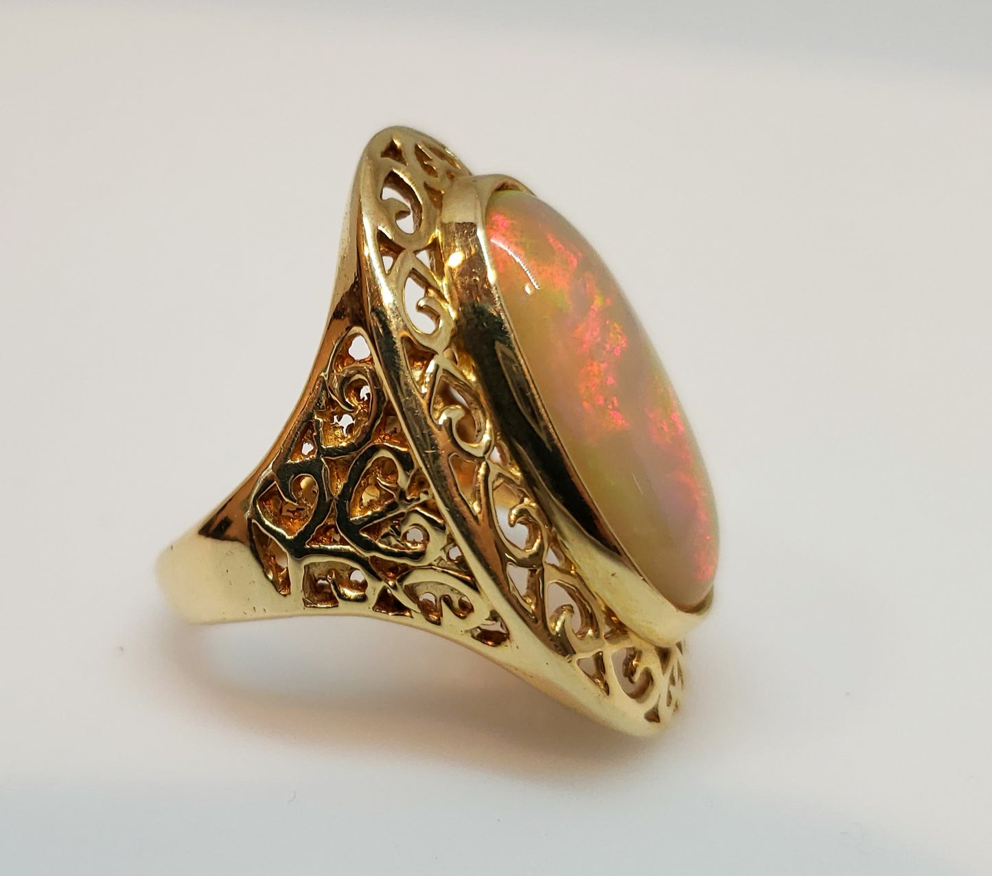 Opal Ring 14k Gold #119