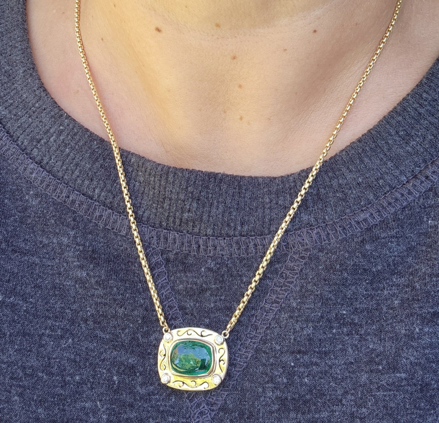 14k Yellow Gold Emerald & Diamond Pendant  Split Chain #330