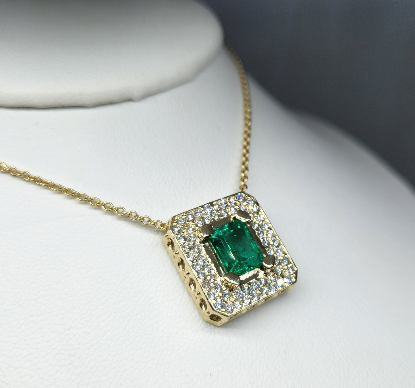 Emerald & Diamond Pendant - 14k Gold #371