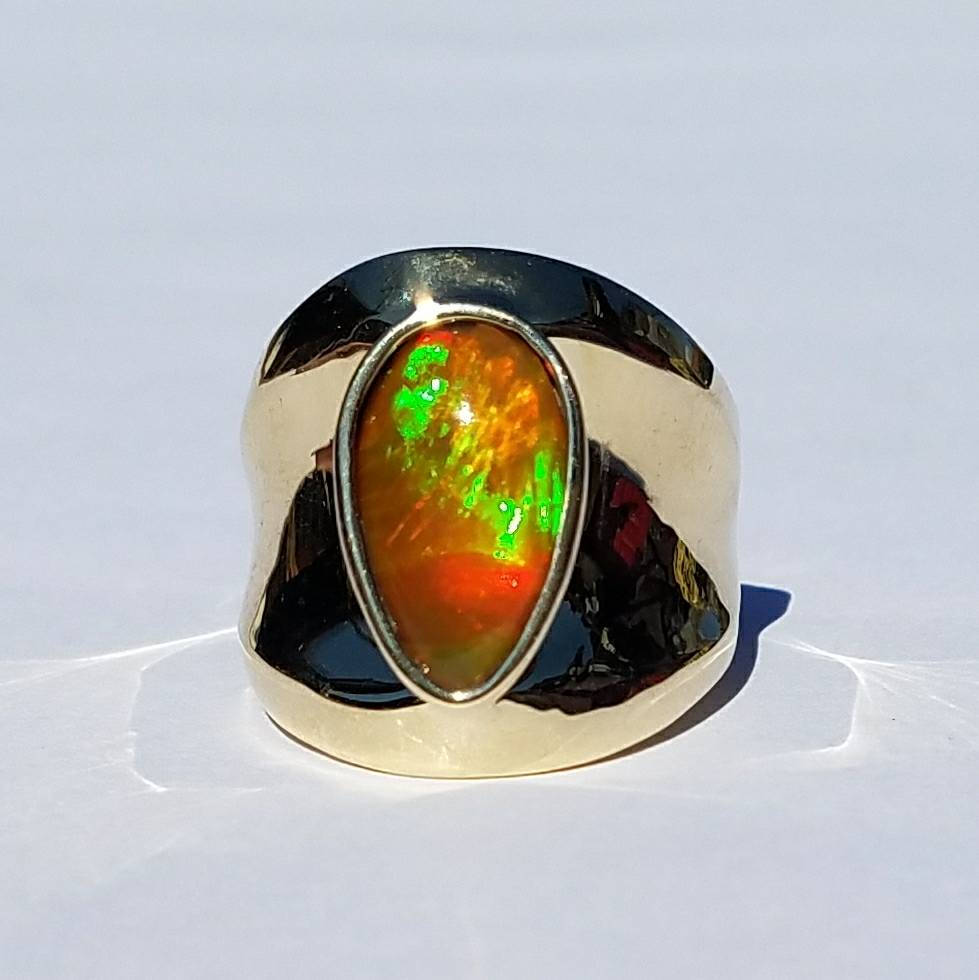 Gold Opal Ring 14k Gold -  Size 7.5  #1502