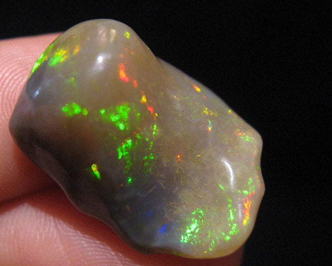 Natural Ethiopian Opal HAND CARVED Gemstone 15.5 Carat  Bright Red Fire  #115