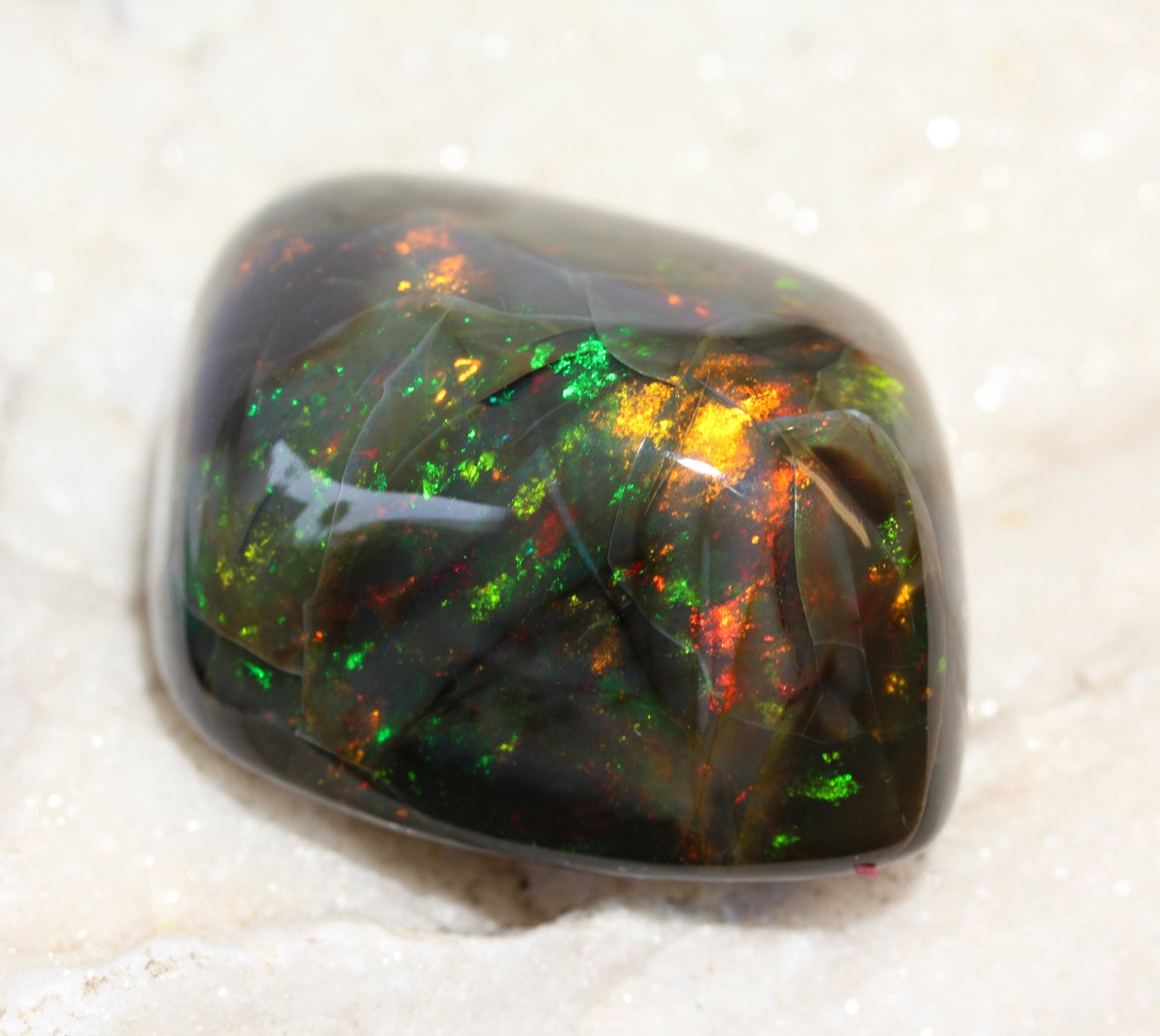 RARE !! OPALE NOIRE ET MULTICOLORE D'ETHIOPIE : 6.5 mm ★★ P412.129t RARE !! OPALE NOIRE ET MULTICOLORE D'ETHIOPIE : 6.5 mm ★★ P412.129t